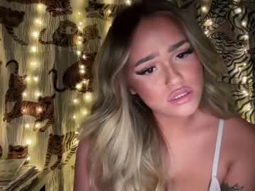 girl ari_02 image #5002672