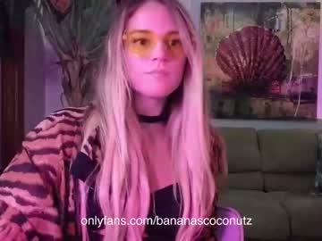 girl bananascoconutz image #4401133
