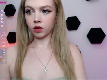 girl small_blondee image #4053339