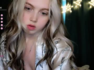 girl small_blondee image #5098231