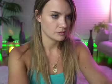 girl phoenix_taylor image #2086630