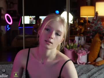 girl bestblondiiecb image #6005970