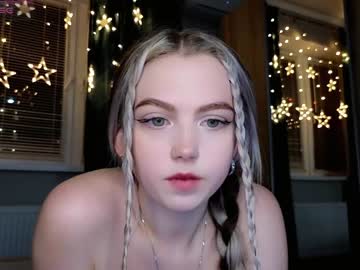 girl small_blondee image #5711515
