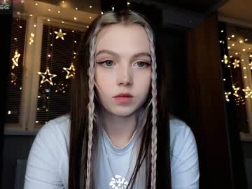 girl small_blondee image #5689809