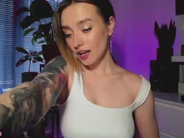 girl _yvie_ image #2038629