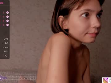 girl bzzzme image #5236424