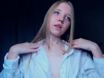 girl hug_honestly image #5767135