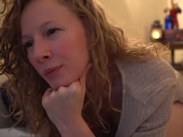 girl sistinehashands image #3574880