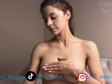 girl lesi_moon image #5809423
