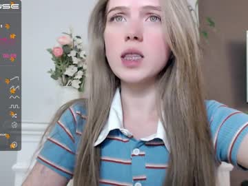girl small_blondee image #2872986