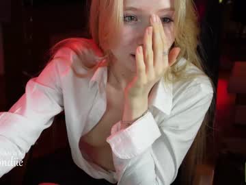 girl bestblondiiecb image #3762114
