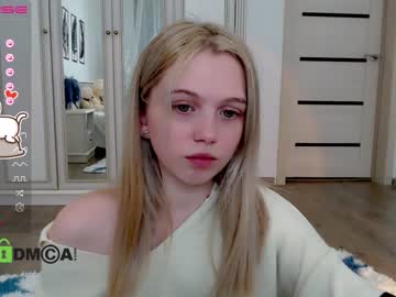 girl small_blondee image #3345221
