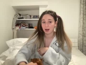 girl lilmills image #1021725