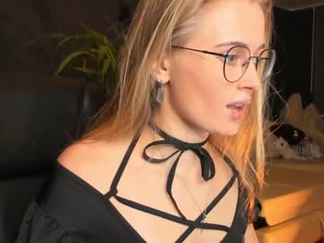 girl linellali image #2851057