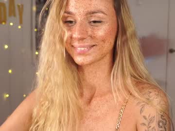 girl artease image #5406828