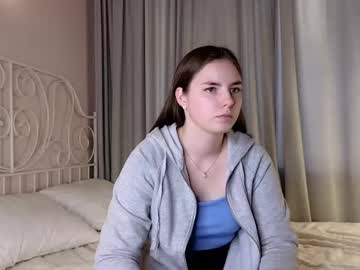 girl on_the_soft_pillow image #7021976