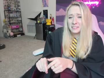 girl pr3ttyp1nkpussy image #2984427
