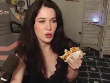 girl evelynclaire image #5986845