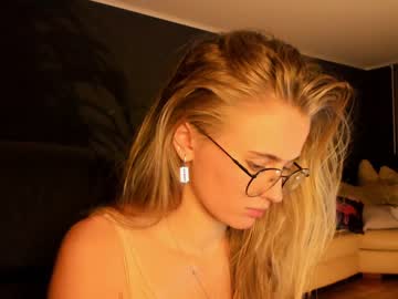 girl linellali image #2944646