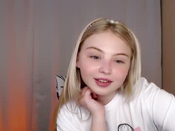 girl shy_blondiee image #3662436