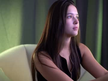 girl emilybatee image #6453342