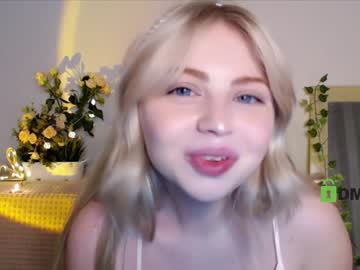 girl shy_blondiee image #3712628