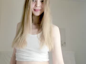girl infinite_reality image #5970800