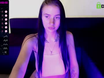 girl fallen_angel_18 image #3666359
