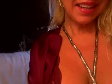 girl hotmom2222 image #5303637