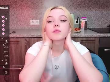 girl small_blondee image #4240637