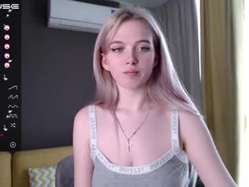 girl small_blondee image #1592862