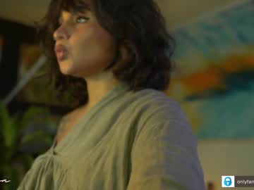 girl arletnoa image #2509110