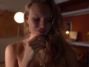 girl chillwithkira image #2845535