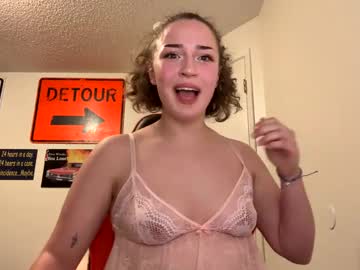 girl lillianpoach image #6993845