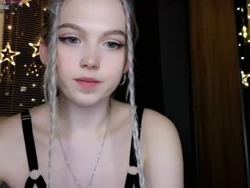 girl small_blondee image #5697009