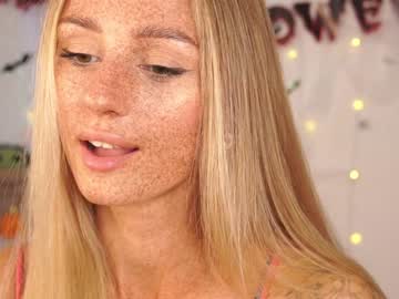girl artease image #5549790