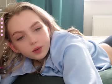 girl small_blondee image #5312600