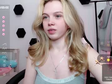 girl small_blondee image #4302047