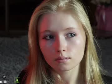 girl bestblondiiecb image #5983226