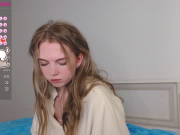 girl small_blondee image #3089546