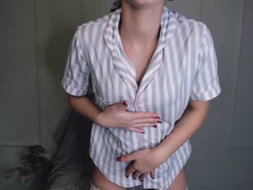 girl laa_ura image #6538385