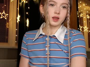 girl small_blondee image #5682991