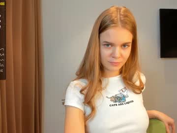 girl carolynsveronica image #5025657