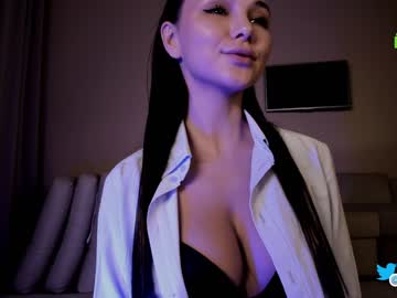 girl hollyextra image #6567775
