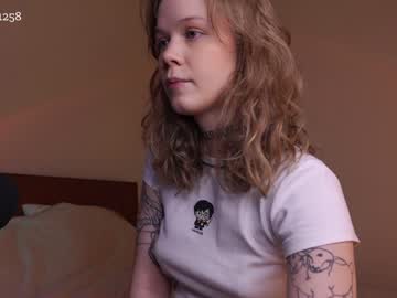 girl tendertainted image #2203690