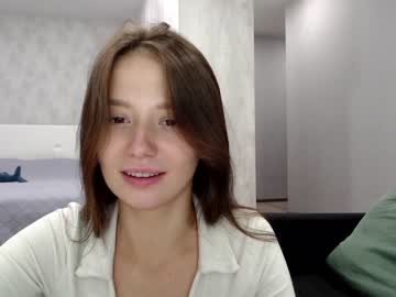 girl _hey_siri_ image #2507091