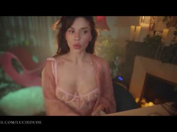 girl lucieoude_ image #3364332