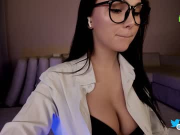 girl hollyextra image #6566282