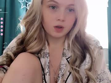 girl small_blondee image #5284004