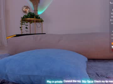 girl megan_foxxx15 image #2838821